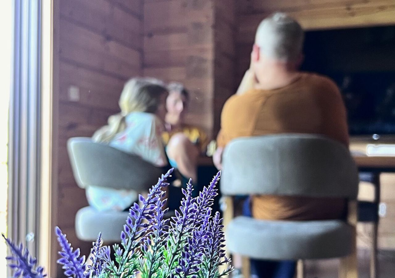 drevenica Chalet Martuška, celá chata pre 11 hostí, obývačka s krbom