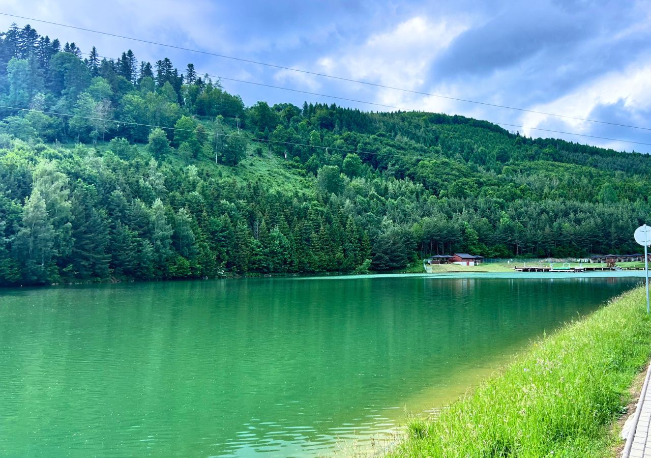Prírodné kúpalisko Žabia cesta sa nachádza medzi Levočou a Levočskou dolinou.